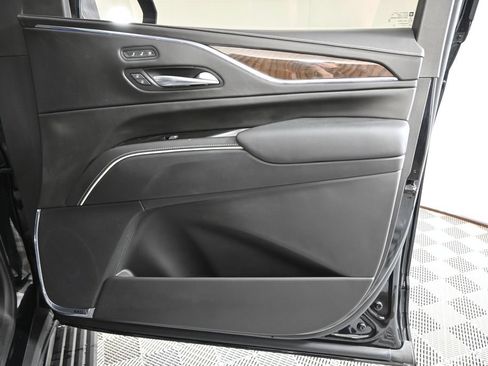 Used 2024 Cadillac Escalade Sport Platinum w/ LPO, ONYX Package AWD/4WD image 12