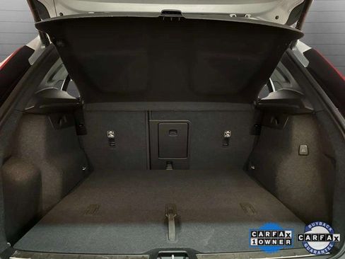 Used 2025 Volvo XC40 B5 Plus image 83
