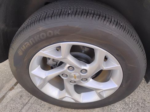 Used 2024 Chevrolet Trax LS w/ LS Convenience Package image 8