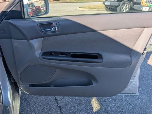 Used 2006 Toyota Camry image 22