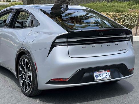 Used 2023 Toyota Prius Prime Premium FWD image 38