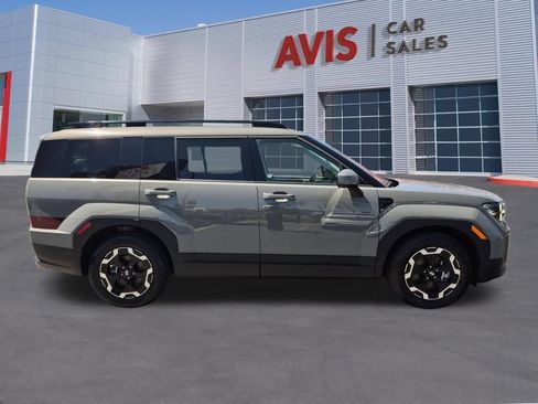 Used 2025 Hyundai Santa Fe SEL FWD image 5