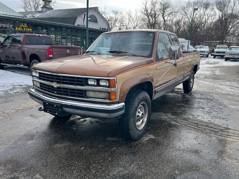 Used 1989 Chevrolet Silverado 3500 4x4 Extended Cab image 2