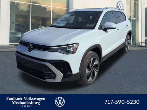 New 2026 Volkswagen Taos SE image 1