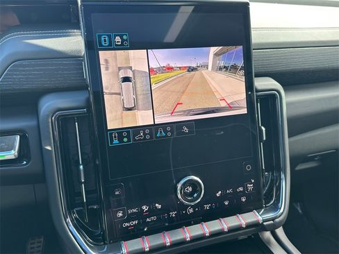 Used 2025 GMC Yukon XL AT4 Ultimate image 29