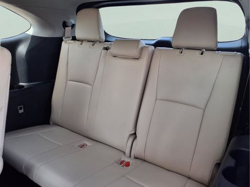 Used 2024 Toyota Highlander XLE image 14