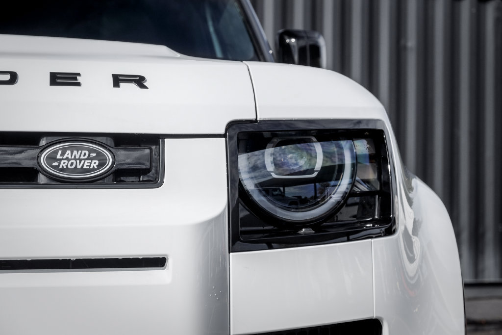 New 2026 Land Rover Defender 110 X-Dynamic SE AWD/4WD image 6