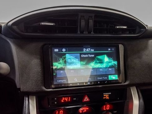 Used 2018 Toyota 86 RWD image 14
