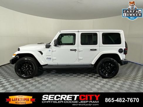 Used 2022 Jeep Wrangler Unlimited Sahara AWD/4WD image 4