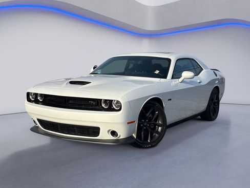 Used 2023 Dodge Challenger R/T w/ Blacktop Package image 2