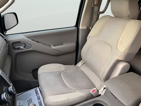 Used 2014 Nissan Frontier SV w/ SV Value Truck Package image 15