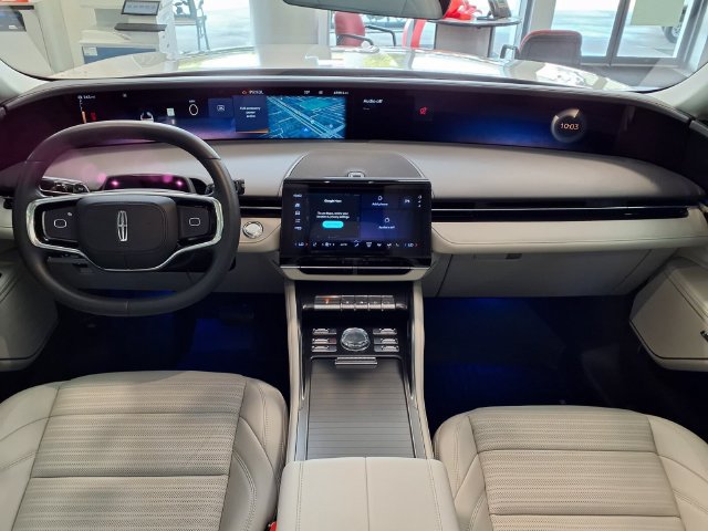Certified 2026 Lincoln Nautilus Reserve AWD/4WD image 6