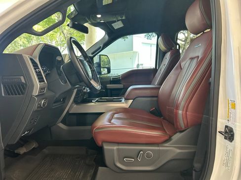 Used 2022 Ford F350 Platinum w/ FX4 Off-Road Package AWD/4WD image 6