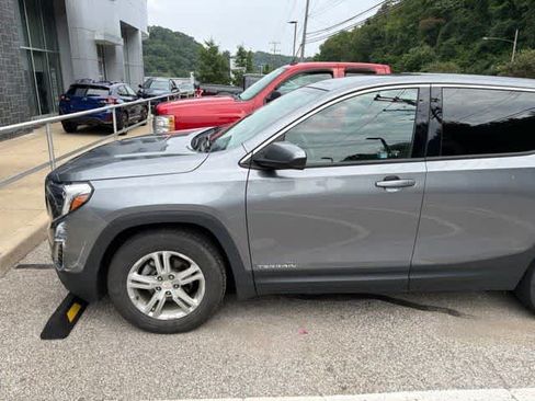 Used 2019 GMC Terrain SLE FWD image 4