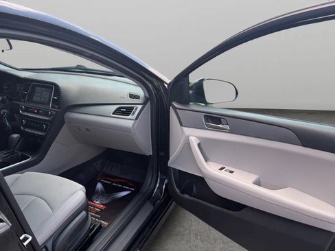 Used 2019 Hyundai Sonata SE FWD image 19