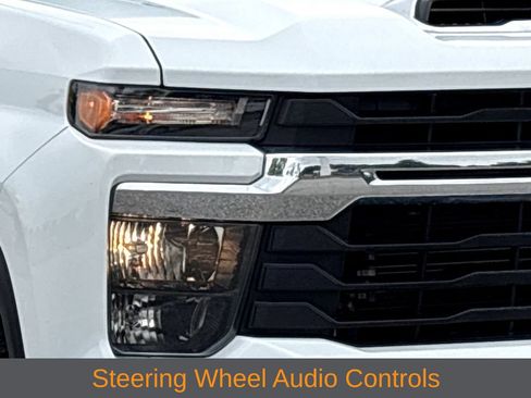 Used 2024 Chevrolet Silverado 2500 LT AWD/4WD image 14