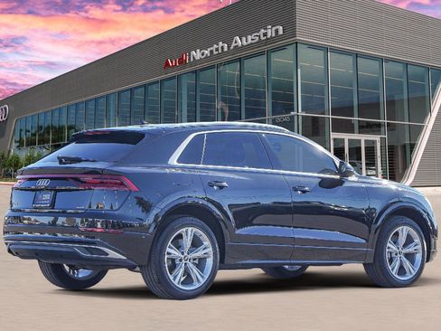 Used 2022 Audi Q8 Premium Plus w/ Premium Plus Package image 4