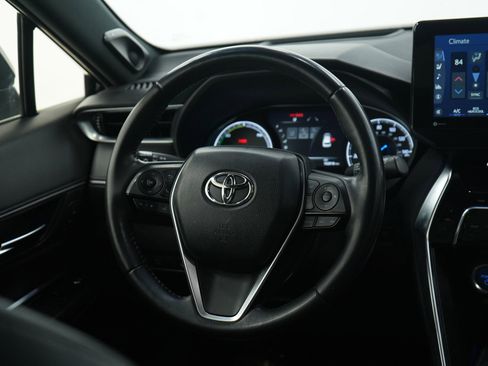 Used 2021 Toyota Venza Limited image 14