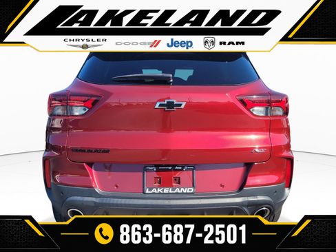 Used 2022 Chevrolet TrailBlazer RS w/ Technology Package FWD image 5