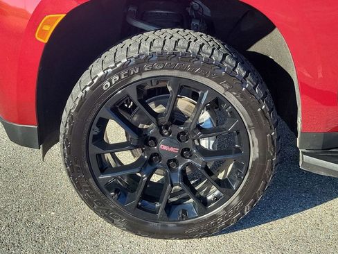 Used 2023 GMC Yukon Denali w/ LPO, Floor Liner Package image 17