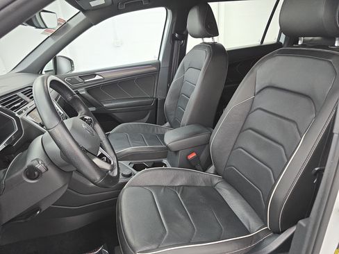 Used 2022 Volkswagen Tiguan SEL R-Line AWD/4WD image 15