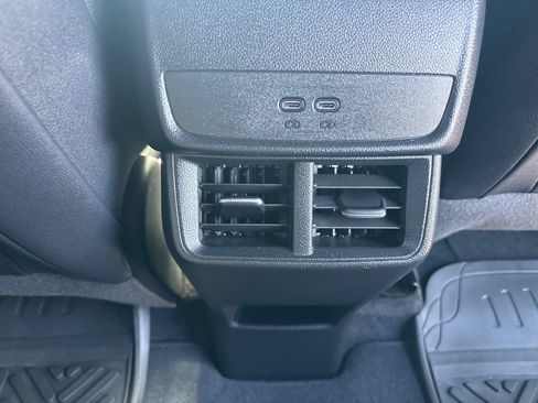 Used 2025 Chevrolet Equinox LT w/ Convenience Package II AWD/4WD image 43