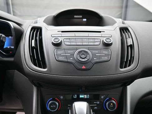 Used 2017 Ford C-MAX Energi SE FWD image 7