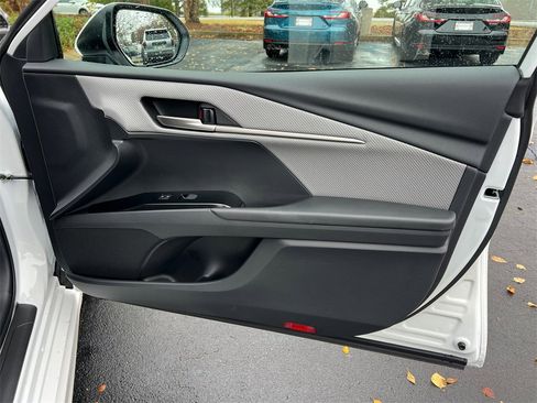 Used 2026 Toyota Camry SE image 14