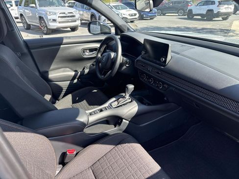 Certified 2025 Honda HR-V Sport image 27