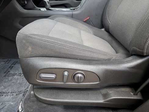 Used 2022 Chevrolet Traverse LT AWD/4WD image 25