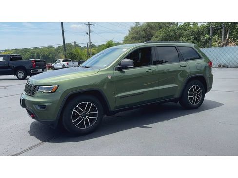 Used 2020 Jeep Grand Cherokee Trailhawk w/ Premium Lighting Group AWD/4WD image 4