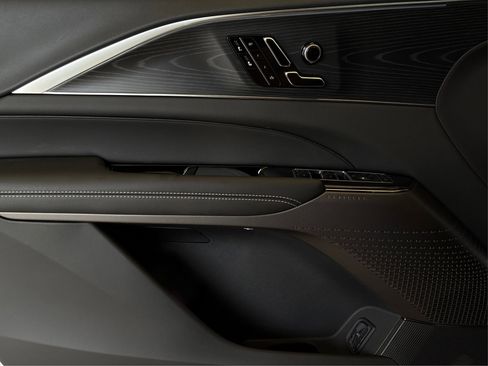 New 2026 Cadillac Lyriq Sport image 21