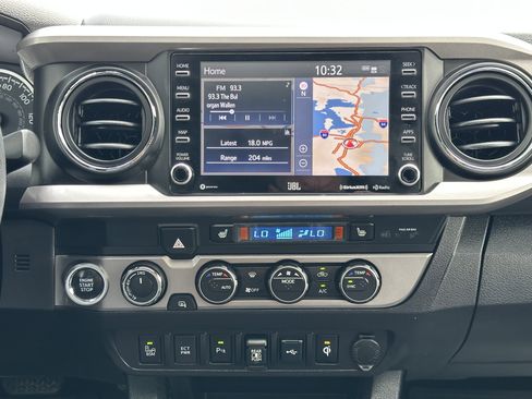 Used 2022 Toyota Tacoma Limited image 34