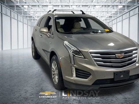 Used 2018 Cadillac XT5 Luxury w/ Driver Awareness Package image 4