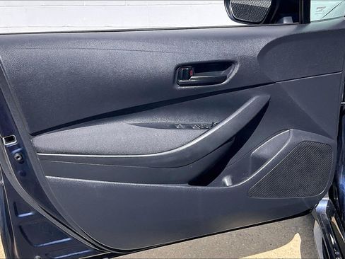 Used 2025 Toyota Corolla LE FWD image 27