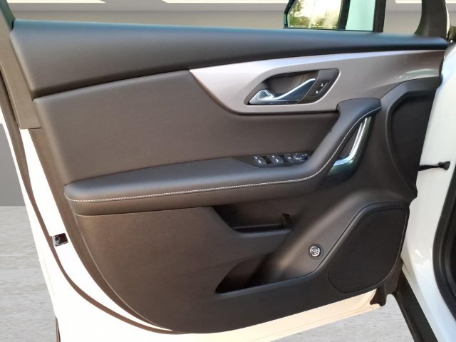 Used 2025 Chevrolet Blazer LT w/ Convenience Package FWD image 13