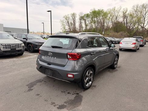 Certified 2025 Hyundai Venue SEL FWD image 3