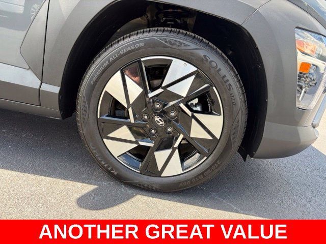 Used 2025 Hyundai Kona SEL FWD image 8