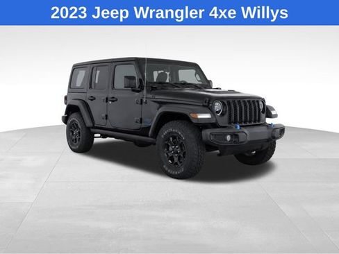Used 2023 Jeep Wrangler Unlimited w/ Cold Weather Group AWD/4WD image 2