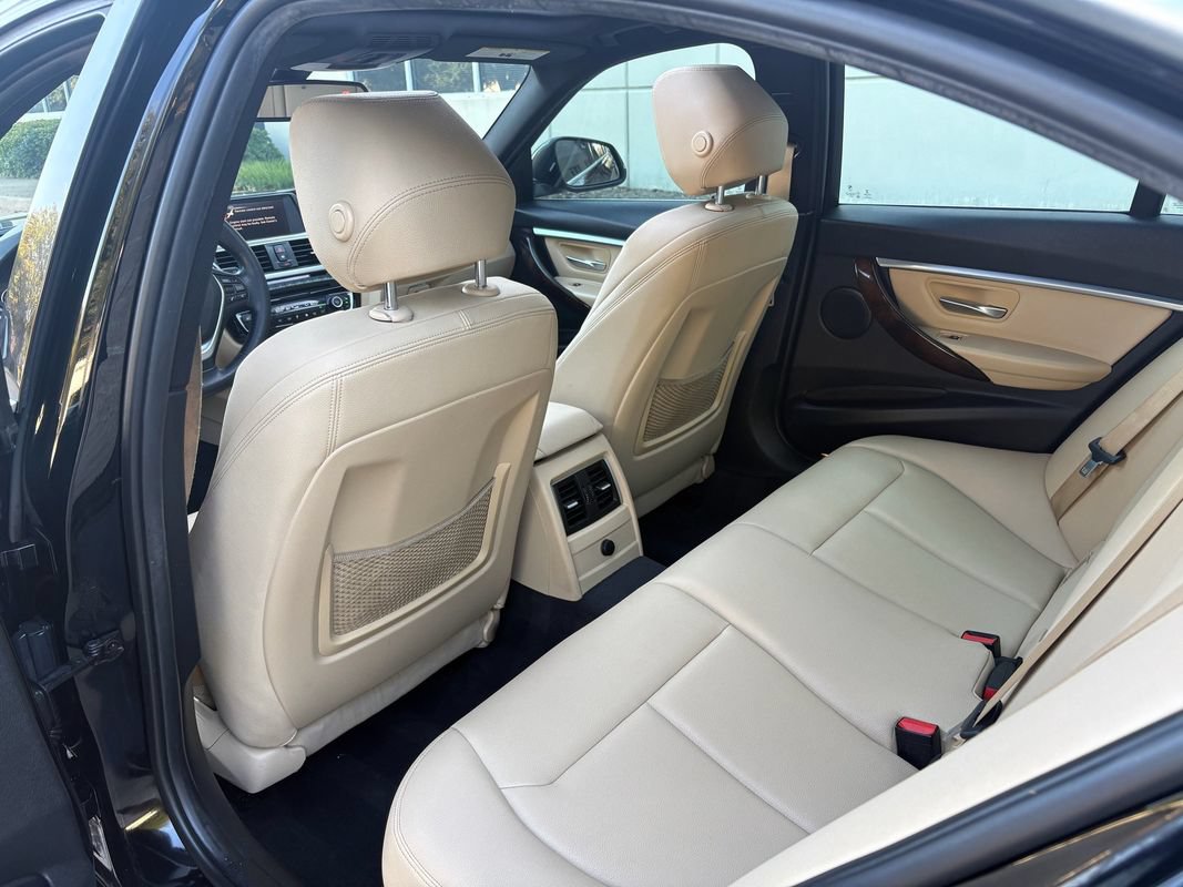 Used 2017 BMW 330i Sedan RWD image 21