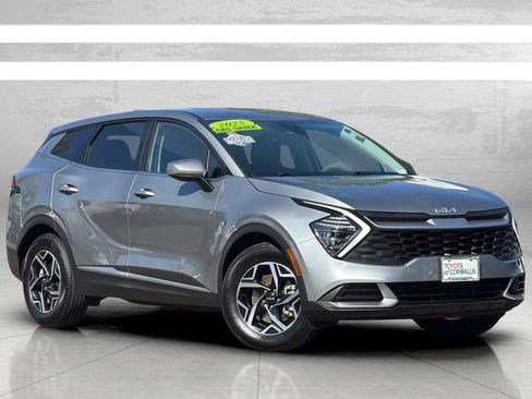 Used 2025 Kia Sportage LX FWD image 2
