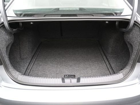 New 2026 Volkswagen Jetta SE FWD image 12