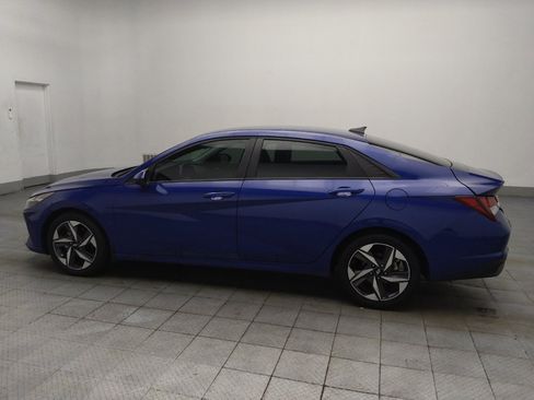 Used 2023 Hyundai Elantra SEL w/ Convenience Package FWD image 3