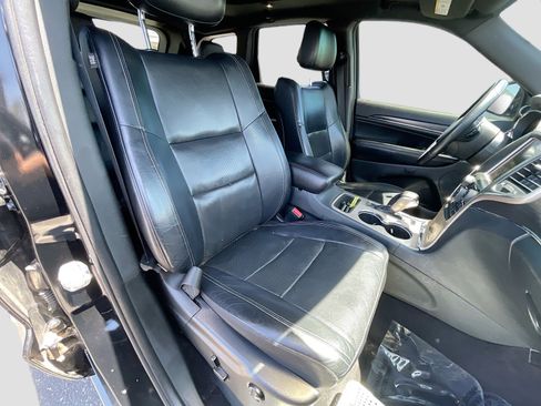 Used 2017 Jeep Grand Cherokee Limited w/ Luxury Group II RWD image 18