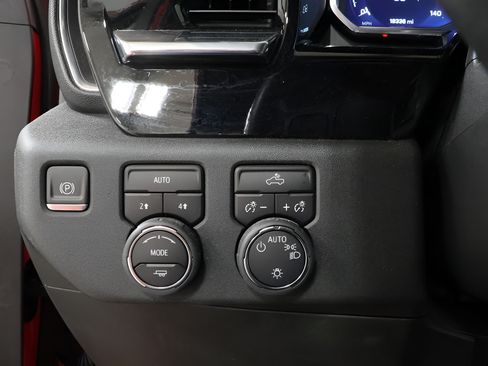 Used 2024 Chevrolet Silverado 1500 LT AWD/4WD image 17