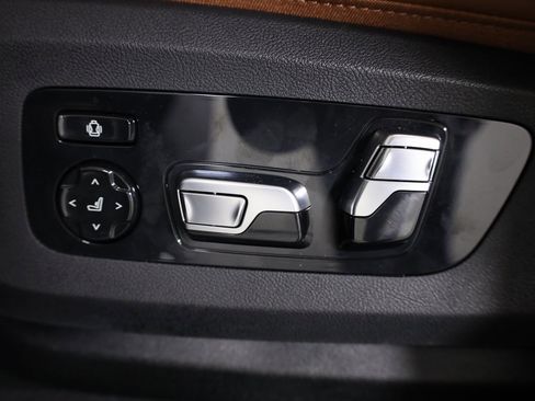 Used 2026 BMW X7 M60i image 36