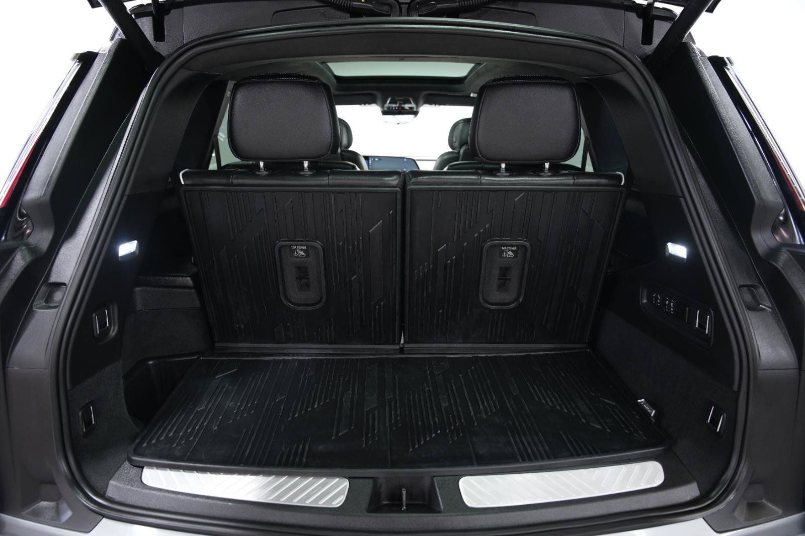 Used 2026 Cadillac Vistiq Platinum w/ LPO, Floor Liner Package AWD/4WD image 19