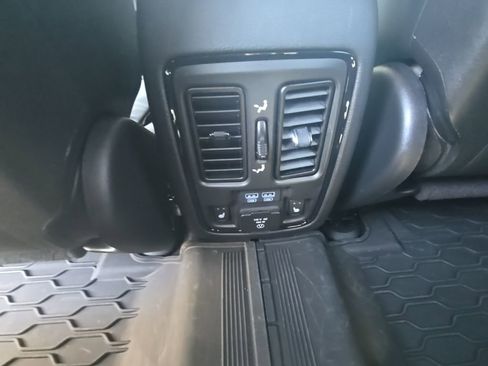 Used 2023 Dodge Durango R/T w/ Hemi Orange Plus Package image 33