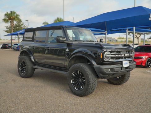 Used 2022 Ford Bronco Outer Banks AWD/4WD image 3