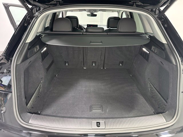 Used 2023 Audi Q5 2.0T Premium w/ Convenience Package AWD/4WD image 25